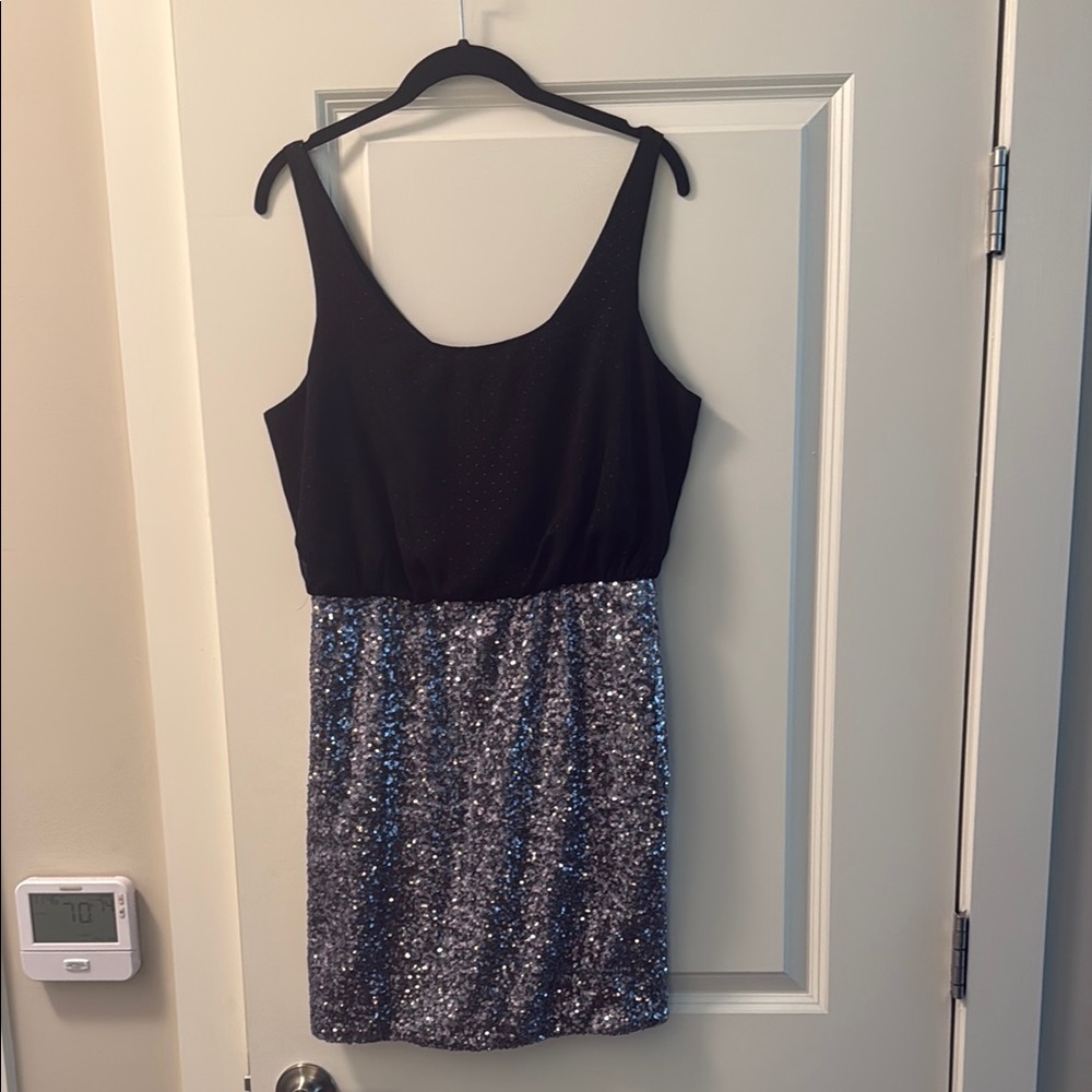 C. Luce Black and White Sleeveless Sheath Dress